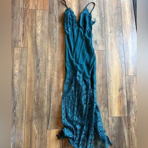 Elegant Teal Lace-Trim Slip Prom Dress